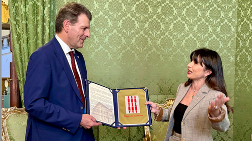 Ambassador Balzaretti with Stefania Proietti, President of the Umbria Region© DFAE