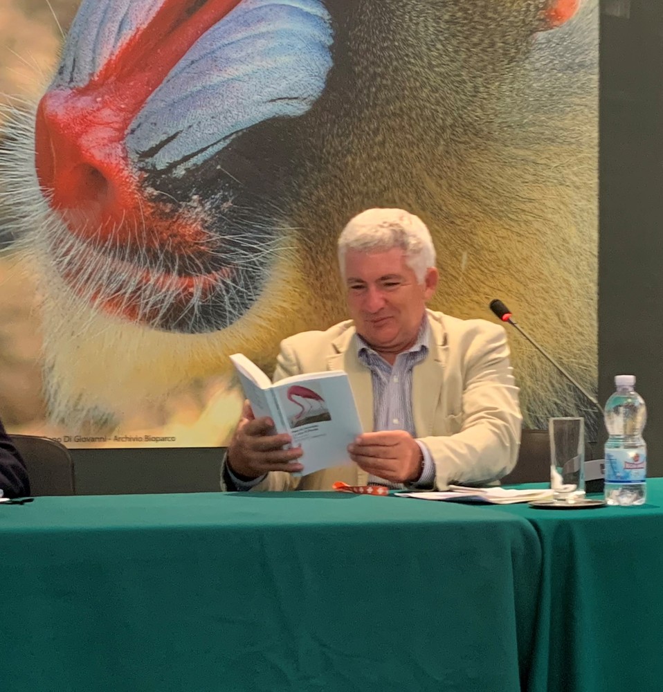 Prof. Francesco Petretti, President of the Fondazione Bioparco di Roma reading the book Lo Zoo di Roma (2021) by the Swiss writer and member of the Swiss Institute in Rome Pascal Janoviak
