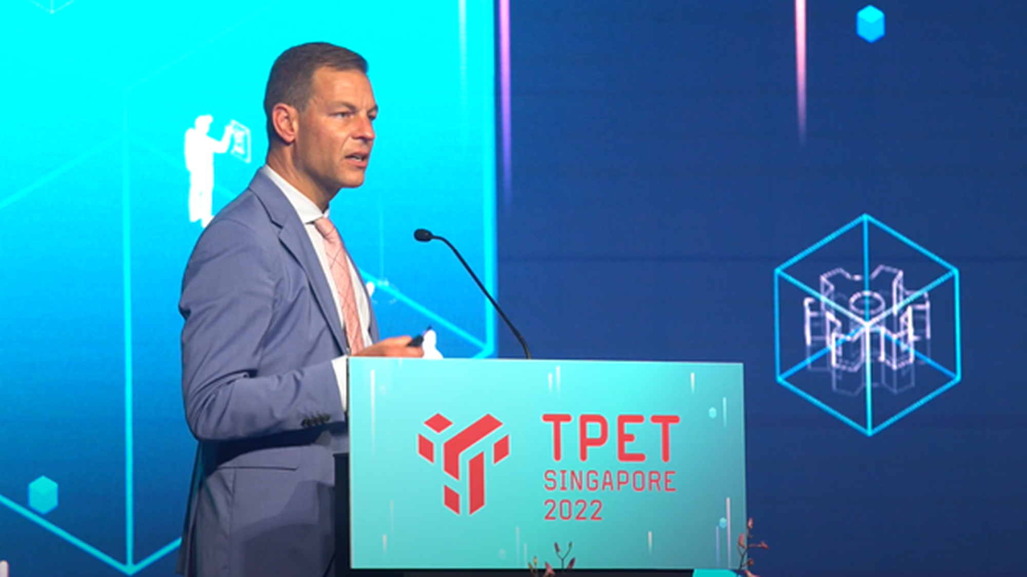 Rémy Hübschi speaking at the TPET Conference (Credit: ITE Singapore)