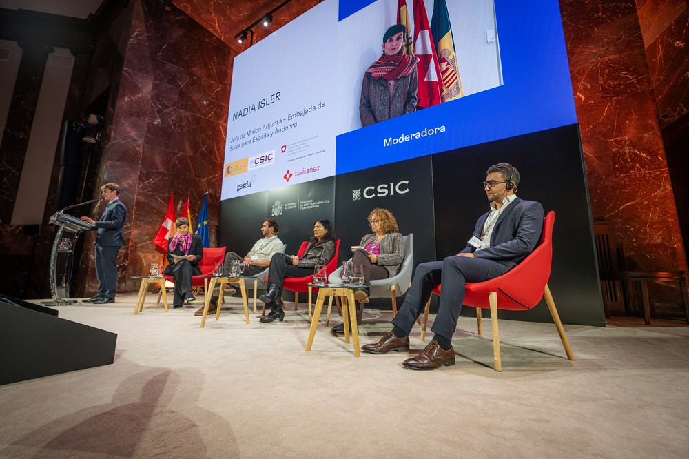 Panel (from left to right): Lukas Dauwalder, Nadia Isler, Pablo Lanillos, María V. Sánchez-Vives, Milena Costas, Nicholas Vachicouras