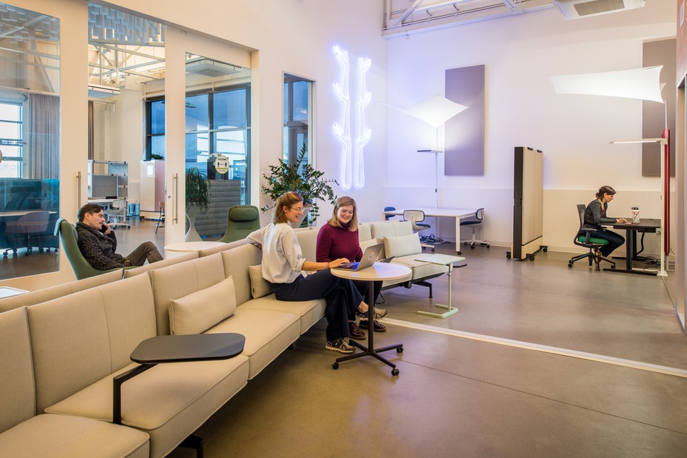 The office of Swissnex in San Francisco with the new Club Office by Vitra that emphasizes the importance of social interactions