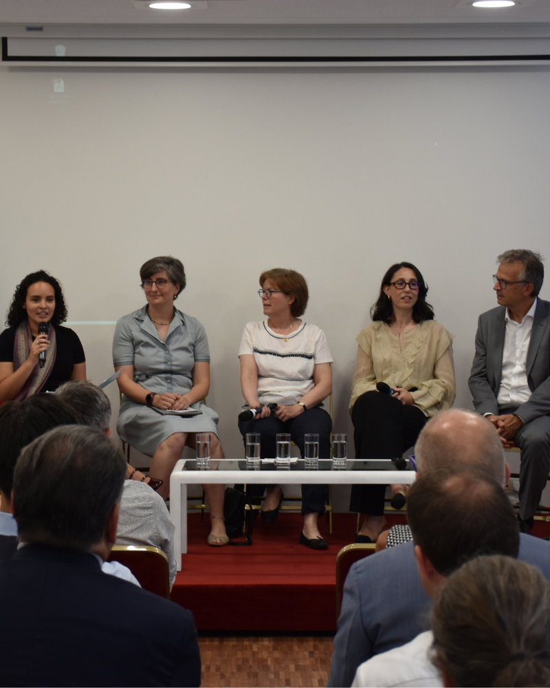 left to right : Victoria Carter-Cortez, Emmanuelle David, Véronique Michaud, Emna Amri, Jean-Marie Bétermier